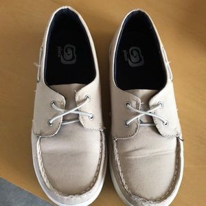 Boys size 3 boat shoes